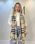Cachecol feminino em cashmere xadrez com pompons