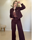 Conjunto de Alfaiataria Sarjada com Calça Pantalona em marrom, vista frontal