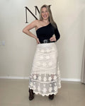Saia Midi Bordada em Tule com Flores em Alto Relevo