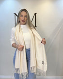 Cachecol feminino em cashmere creme com franjas